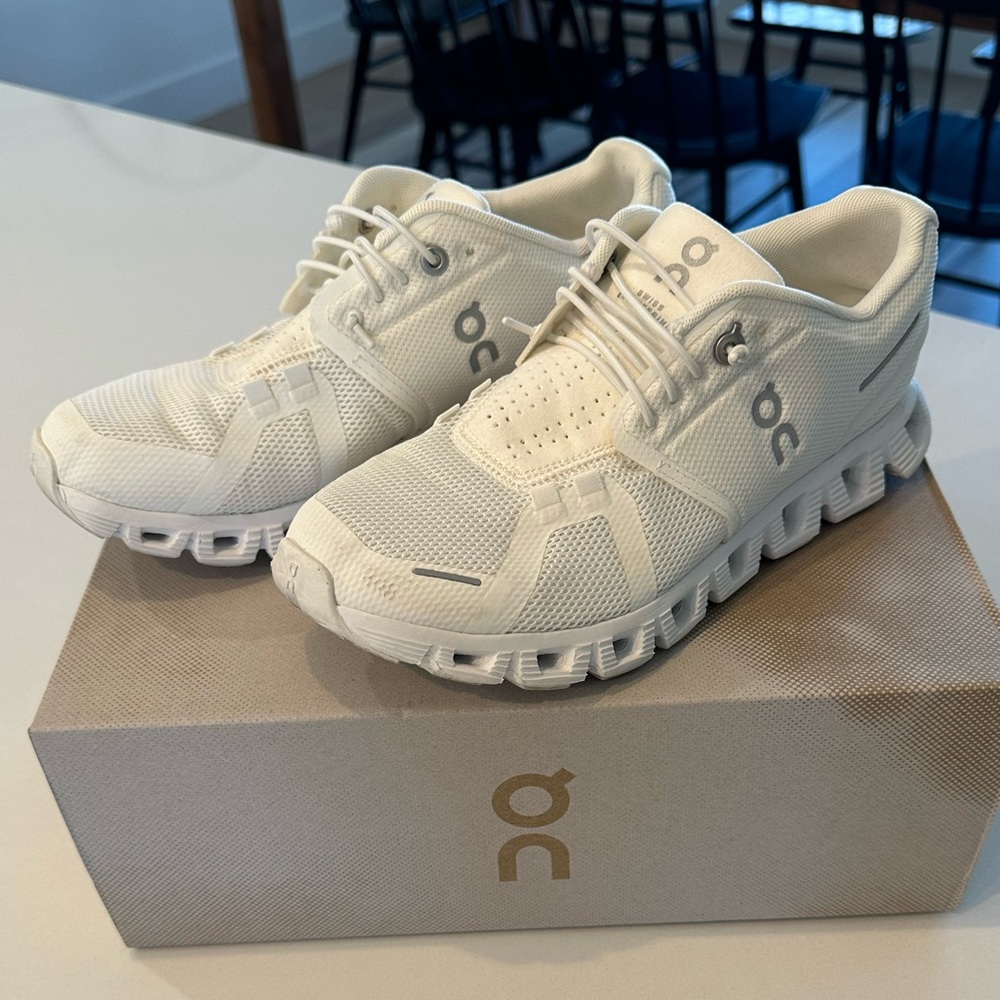 Women’s On Cloud 5 Sneakers